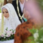 Hukum Menjamak Shalat bagi Pengantin